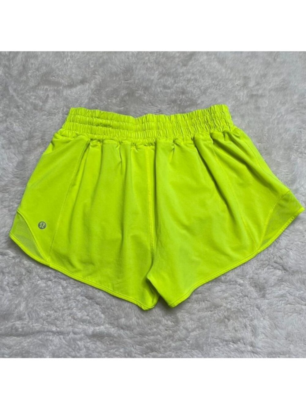 Lululemon Hotty Hot Shorts Size 6 Neon Highlight Yellow 2.5 Inseam High Rise Run